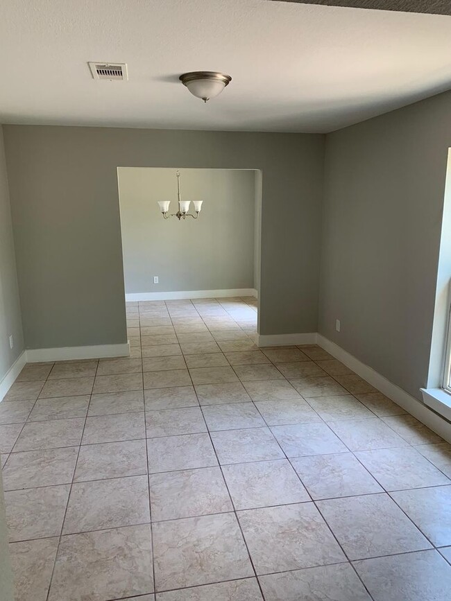 Building Photo - Gorgeous all renovated Home in Lumberton, TX!
