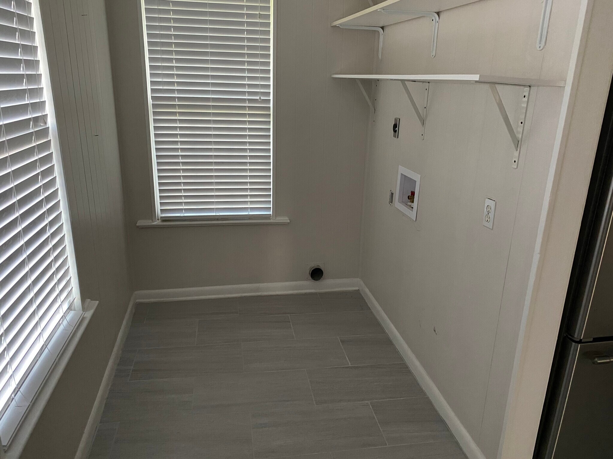 Laundry Room - 6348 Llano Ave