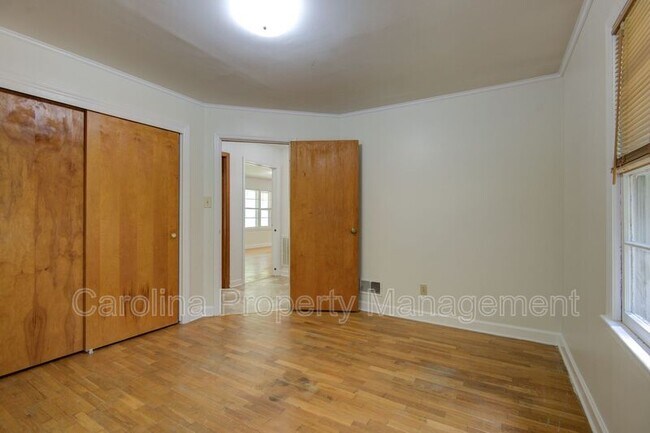 Building Photo - 607 W 19th Ave