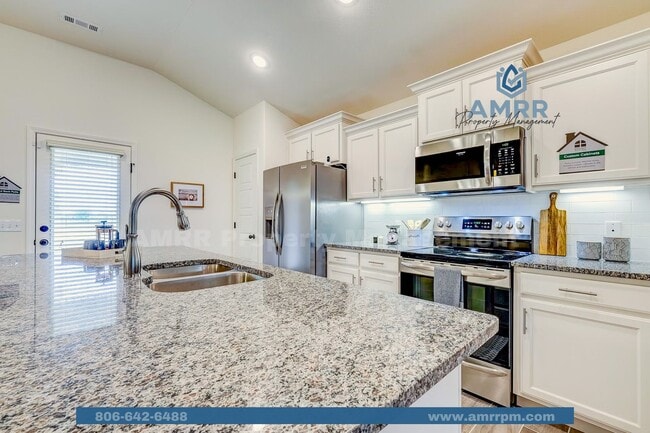 Building Photo - Designed for Living, Built for Entertaining- 3bed, 2 bath