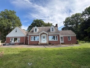 Building Photo - 660 Wheeler Hill Rd