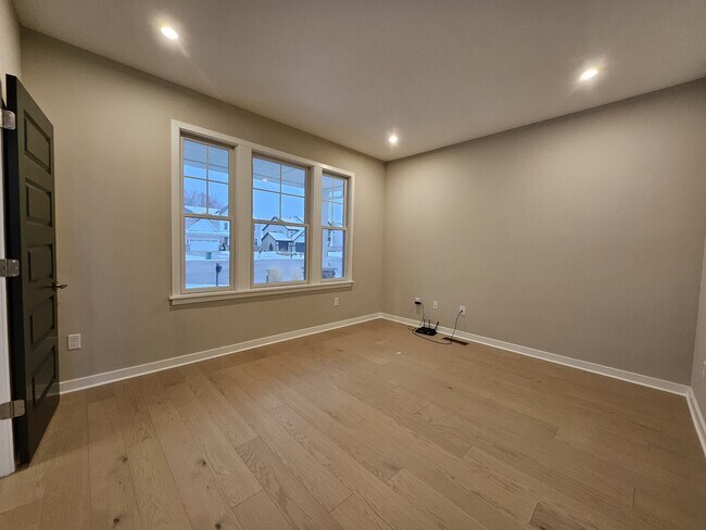 Building Photo - 228 Oakhurst Wy