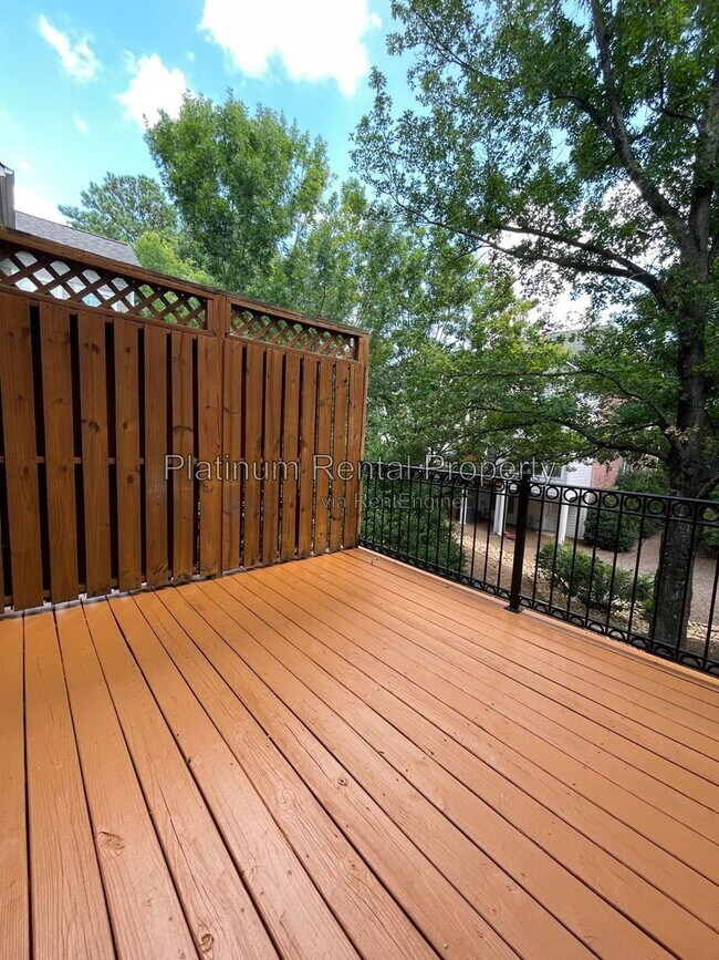 Building Photo - 1875 Adagio Dr