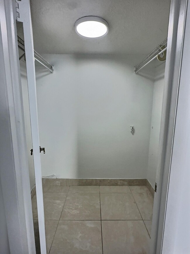 Building Photo - 3050 Presidential Way