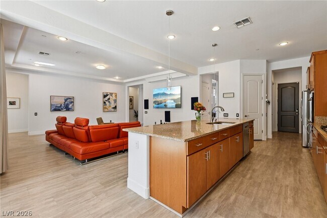Building Photo - 2341 Martinique Ave