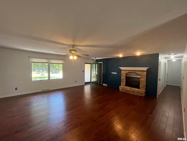 Building Photo - 205 Appomattox Dr