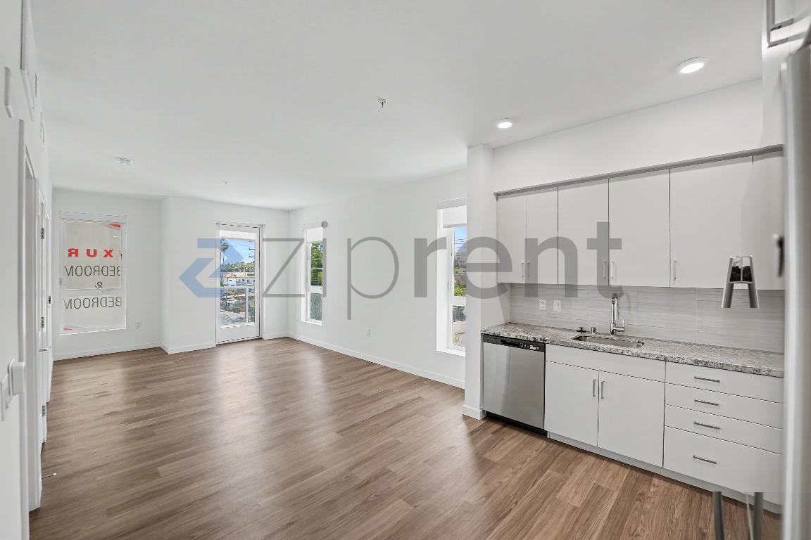 Building Photo - Unit 403