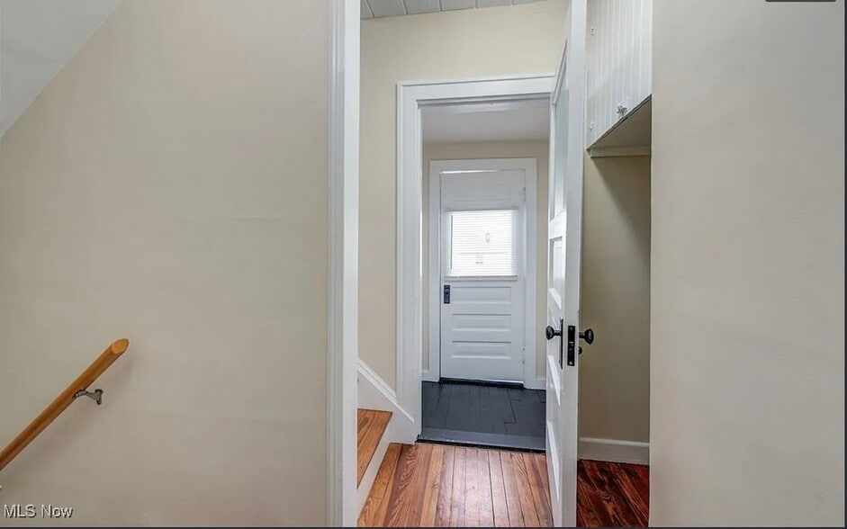 Building Photo - 2085 Chesterland Ave