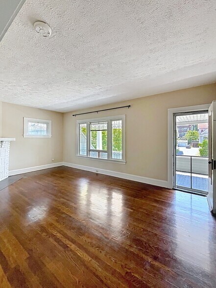 Building Photo - 2683 Hampshire Rd