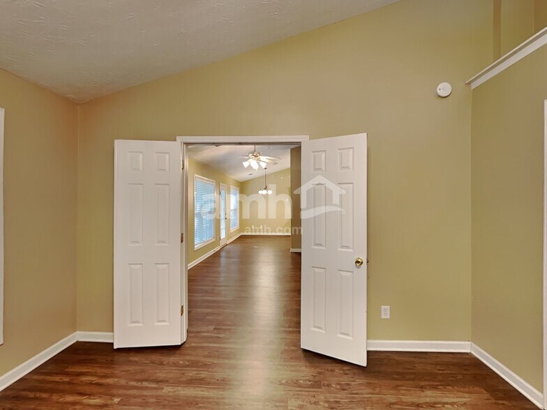 Building Photo - 3301 Freedom Landing NW