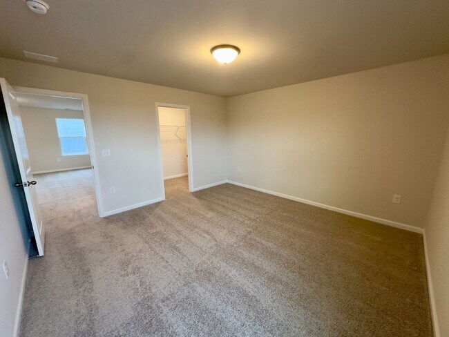 Building Photo - Custom Home in Bella Vita!