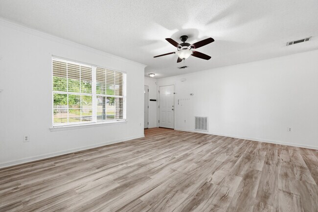 Building Photo - 357 Timber Wind Dr
