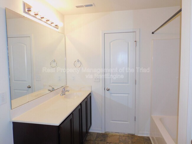 Building Photo - 1405 Asher Downs Dr