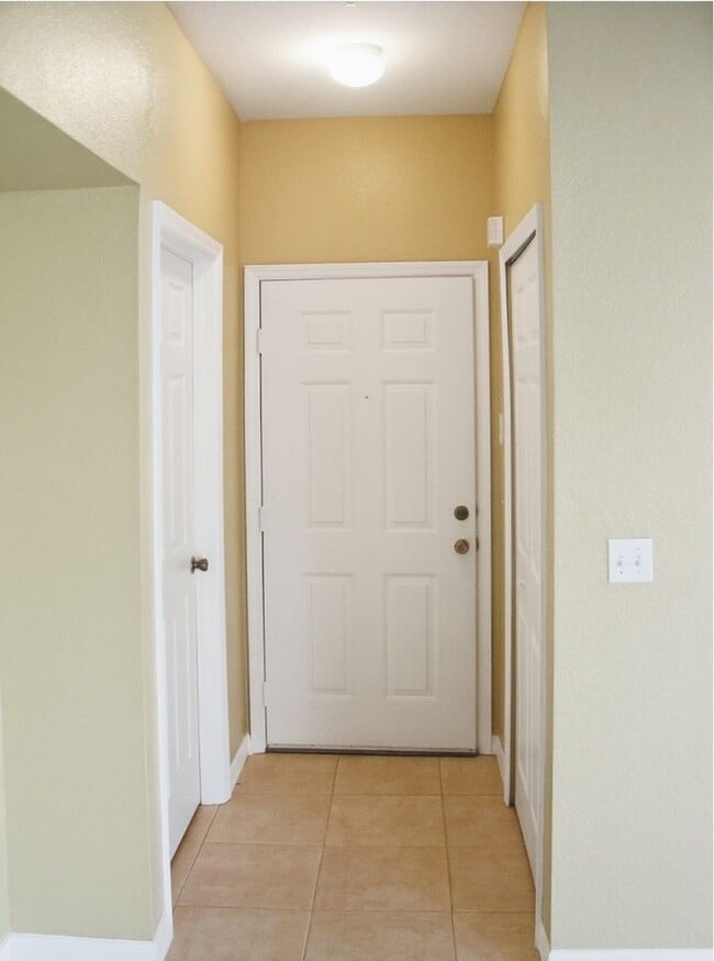 Building Photo - 2/2 Upgraded Spacious Condo in Park Central, Millenia area