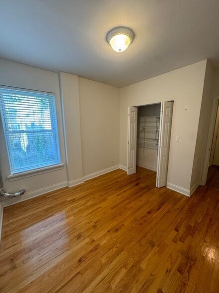 Building Photo - 6812 N Wayne Ave