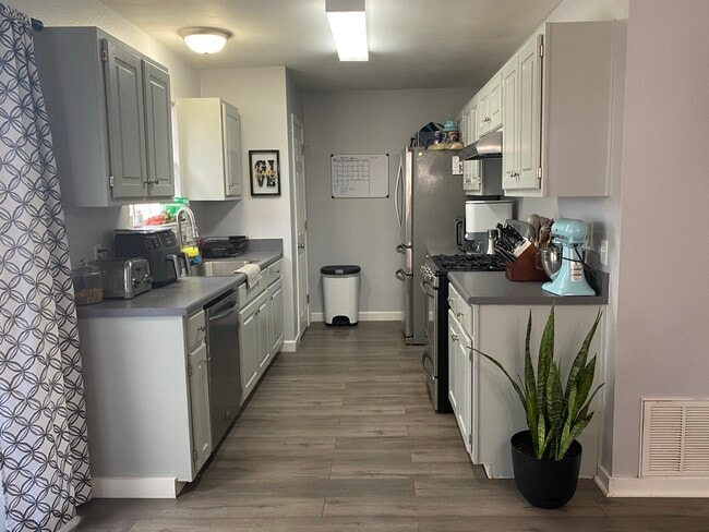 Building Photo - 36 Stowe Rd