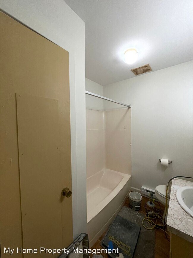 Building Photo - 2 br, 1 bath House - 1073 Donegal Springs Rd