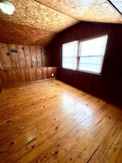 Three Bedrooms - 1537 N Kentwood Ave