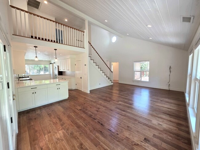 Building Photo - 3310 Manzana St