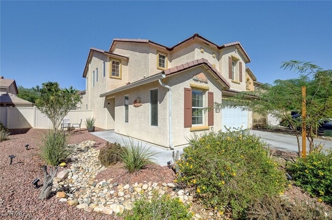 Building Photo - 2586 Begonia Valley Ave