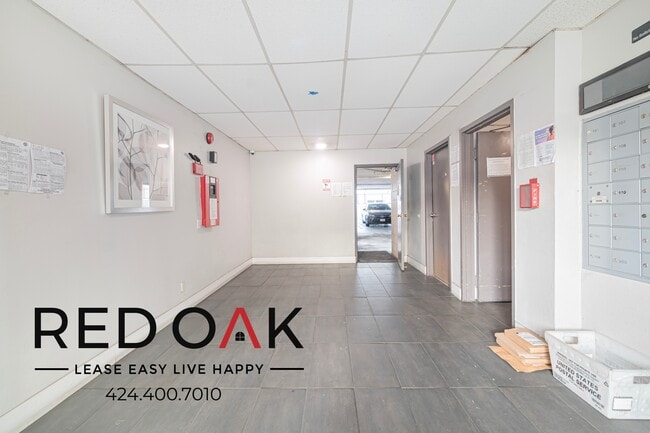 Building Photo - 130 S Alexandria Ave