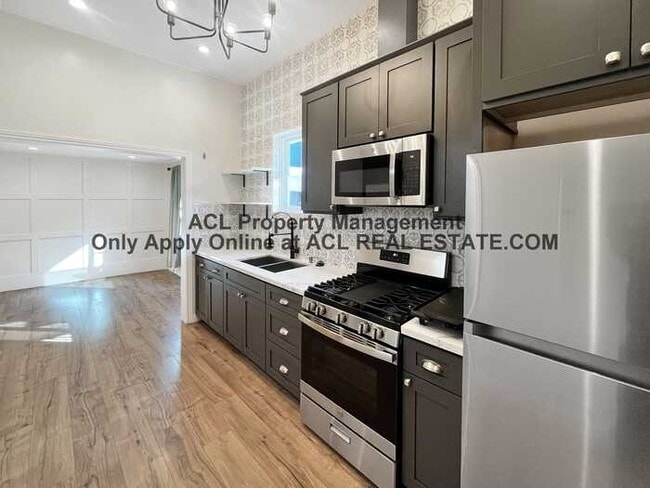 Building Photo - Beautiful, Modern and Affordable Studio Home For Rent