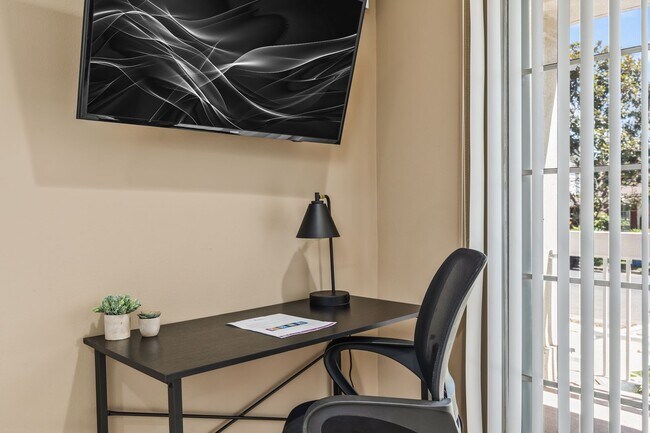 Building Photo - 10777 Ashton Ave