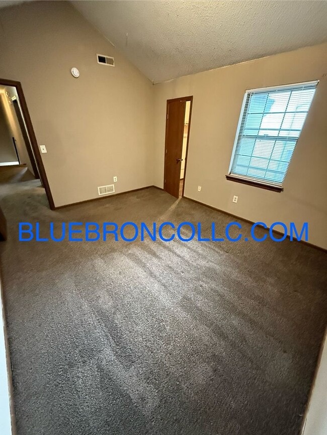Building Photo - New vinyl plank flooring and updated finis...
