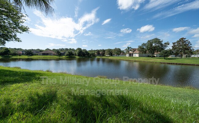 Building Photo - 374 Porta Rosa Circle