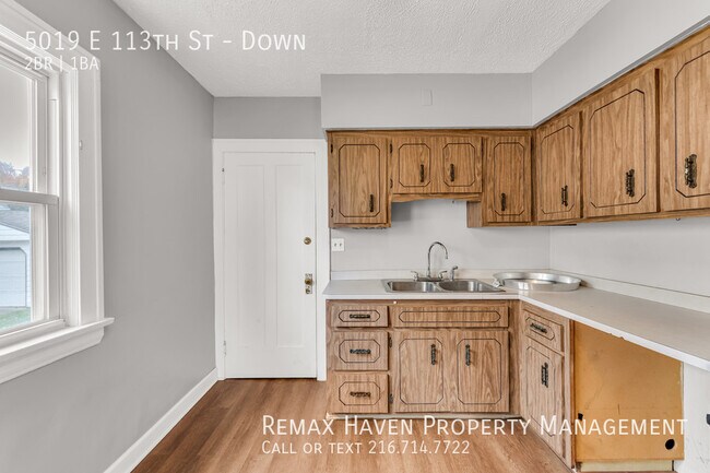 Building Photo - 5019 E 113th St