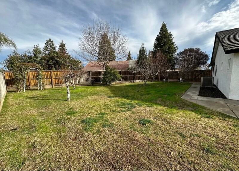 Building Photo - 5444 W Sunnyside Ct