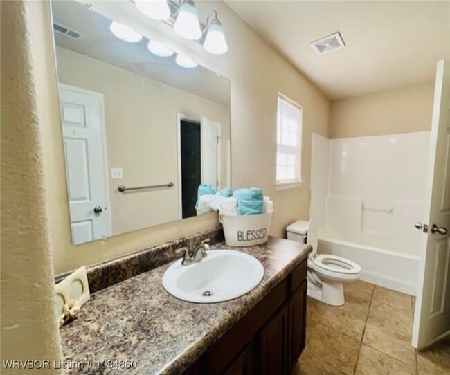 Building Photo - 8214 Huntington Way