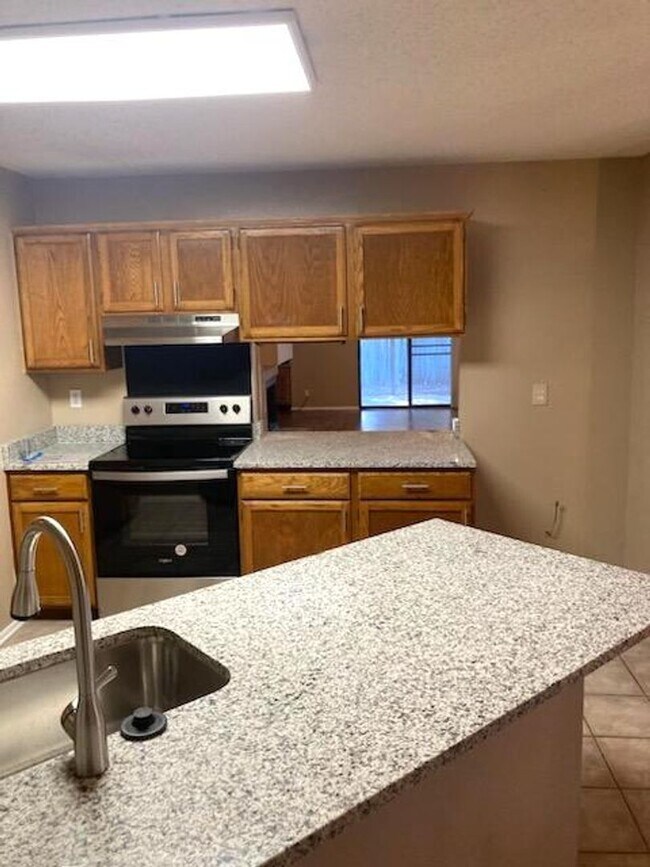 Building Photo - Spacious open concept ranch - pets allowed