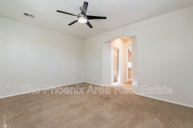 Building Photo - 2189 S Sanders Dr