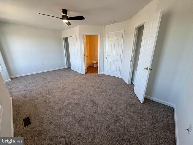 Building Photo - 55 Fuzzy Tail Dr