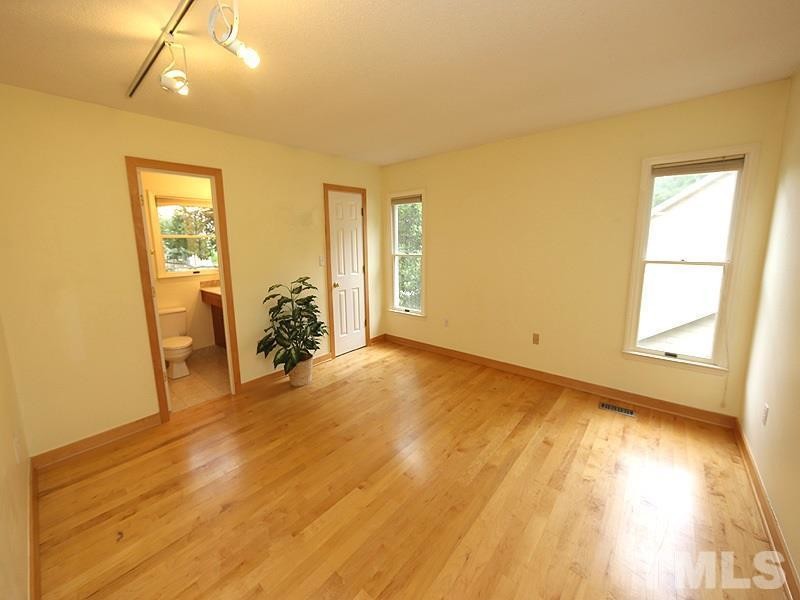 Master Bedroom - 102 Mallard Ct