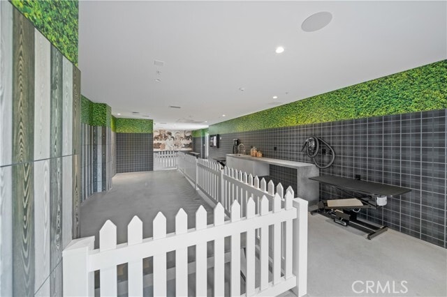 Building Photo - 565 Anton Blvd