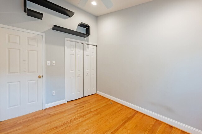 Building Photo - Great 3br 2.5 Bath Townhome in Rockville MD