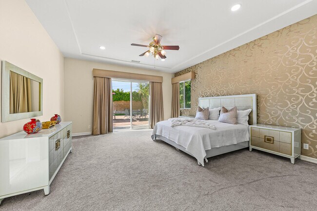 Building Photo - 46211 Roadrunner Ln