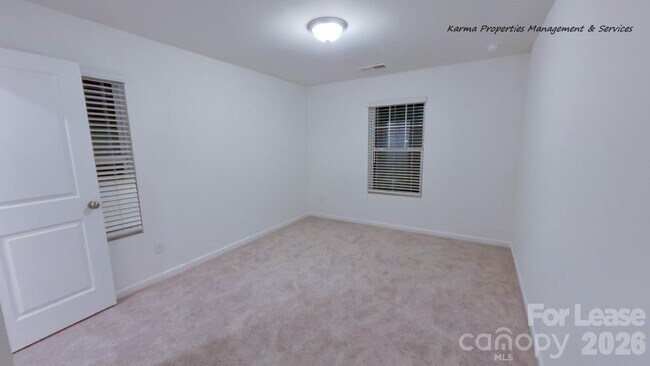 Building Photo - 785 Earhart St NW