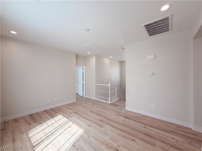 Building Photo - 10150 W Glen Aire Ave