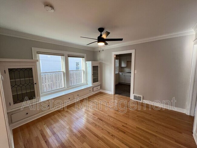 Building Photo - 3464 Granton Ave