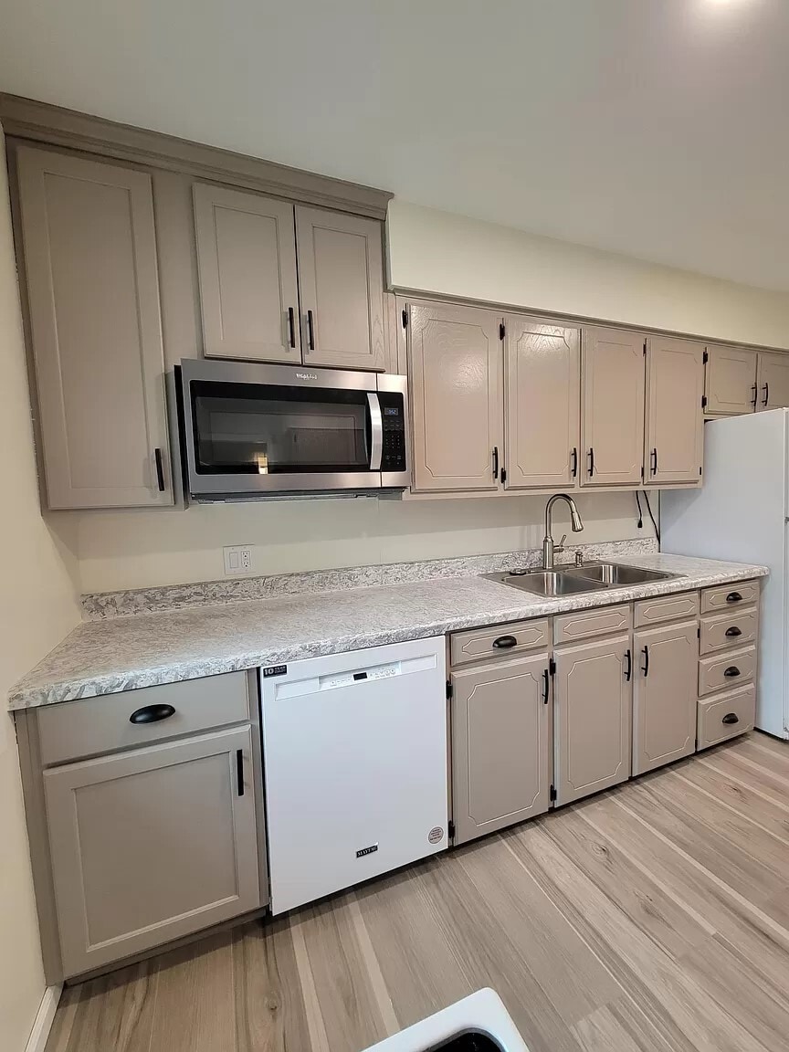 Building Photo - 106 E Harrier St