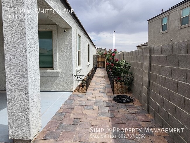 Building Photo - 30939 W Whitton Ave