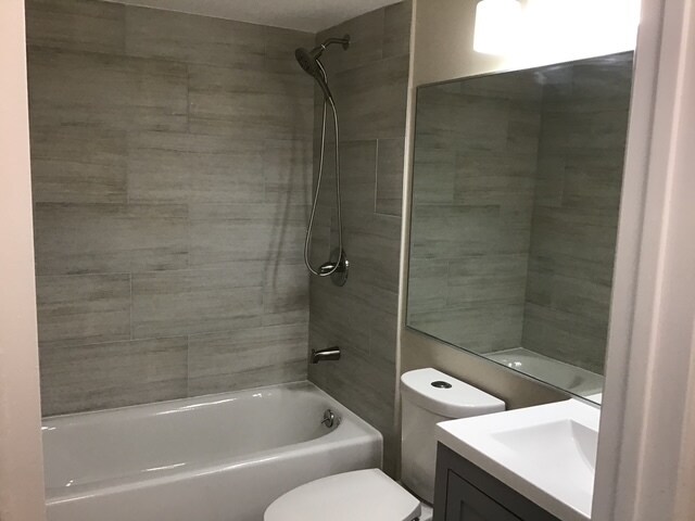 Building Photo - 304 Trinity Ct