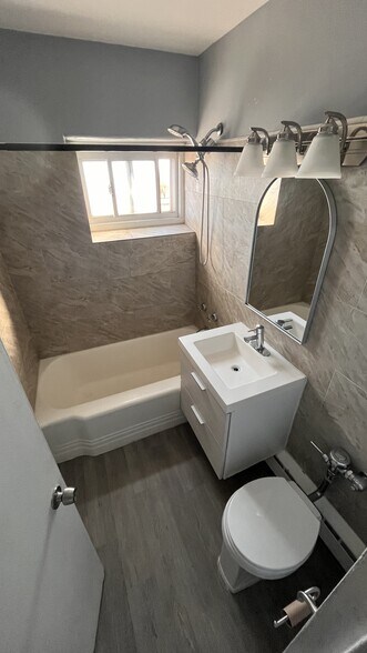 Building Photo - 4950 N Marine Dr