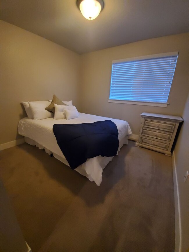 Building Photo - 2 Bed 2.5 Bath Condo in Mid-Fort Collins!