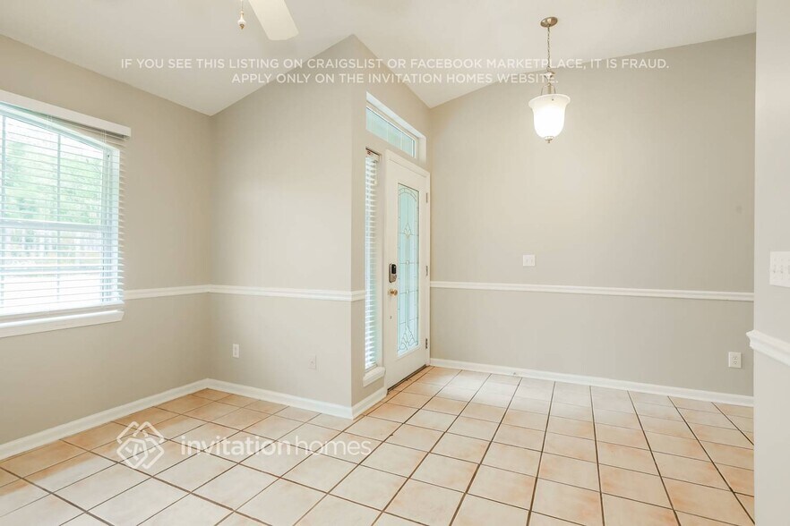 Building Photo - 5666 Plum Hollow Dr W