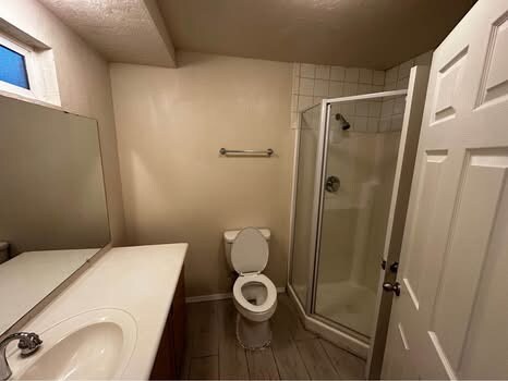 Building Photo - 111 E 7th St