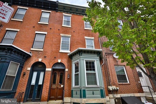 Building Photo - 2805 Poplar St